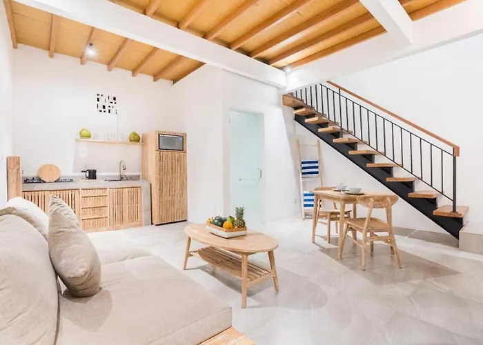 Hotel Loft Baan Sea Nok Uluwatu (Bali)